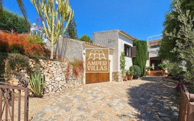 Preciosa y encantadora villa con privacidad y buenas vistas.